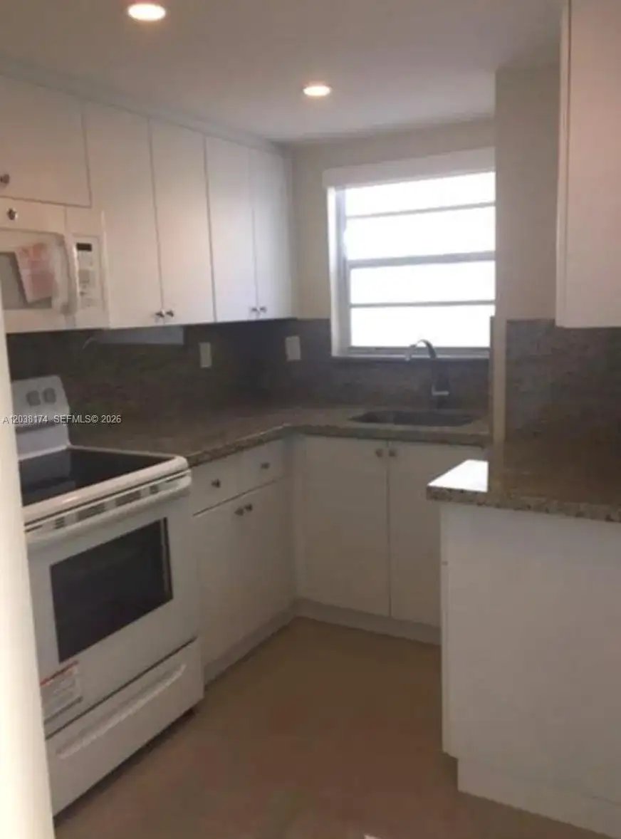8810 Fontainebleau Blvd # 303, Miami FL 33172 photo 2