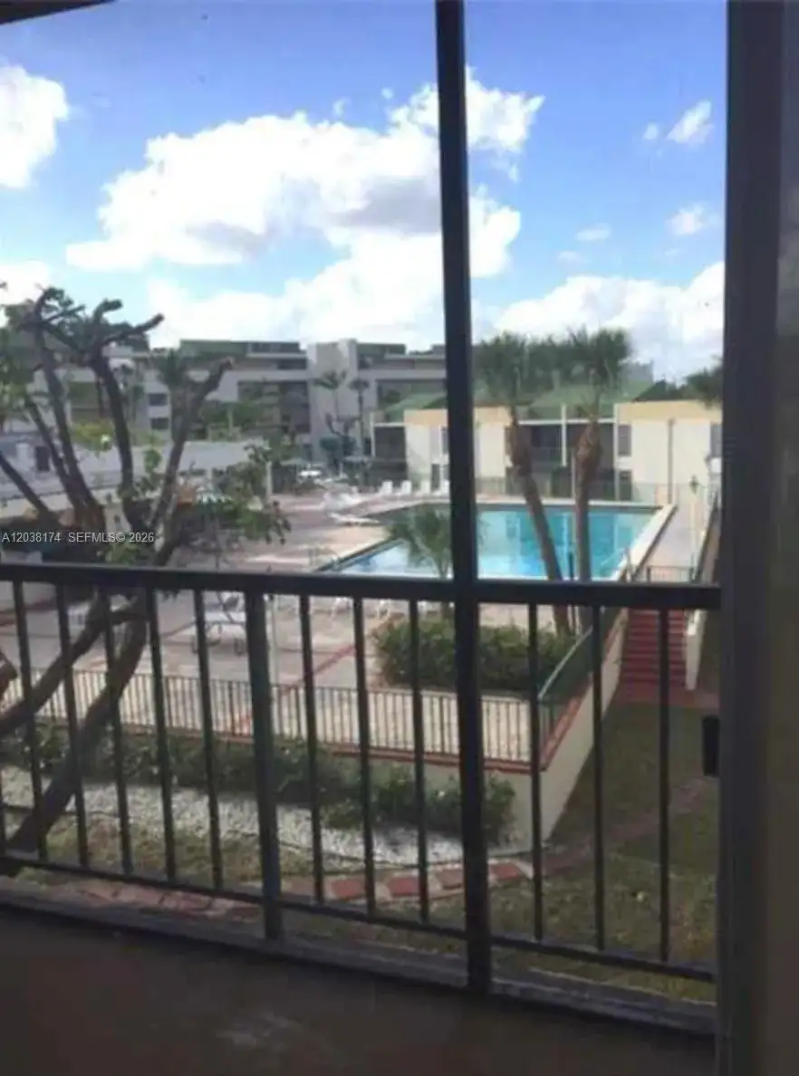 8810 Fontainebleau Blvd # 303, Miami FL 33172 photo 3