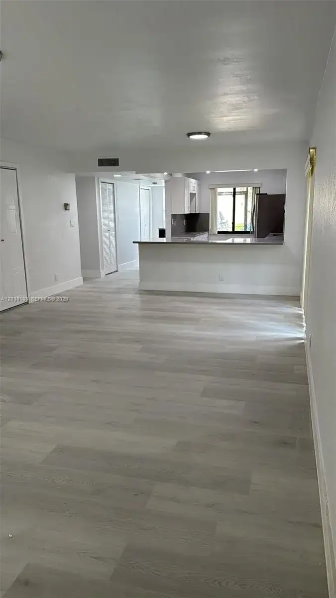 331 Lakeview Dr # 101, Weston FL 33326 photo 2