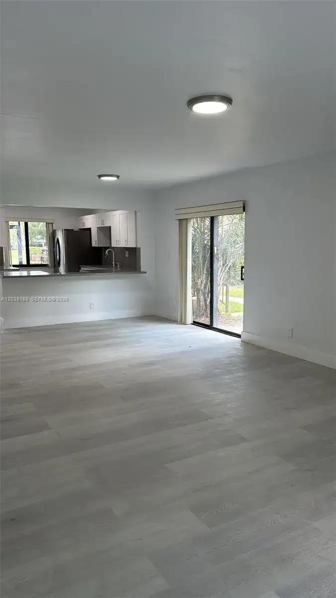 331 Lakeview Dr # 101, Weston FL 33326 photo 4