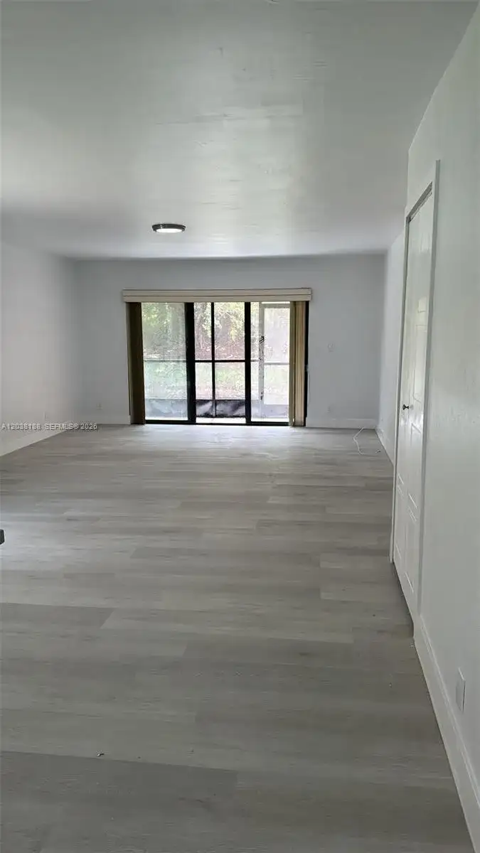 331 Lakeview Dr # 101, Weston FL 33326 photo 5