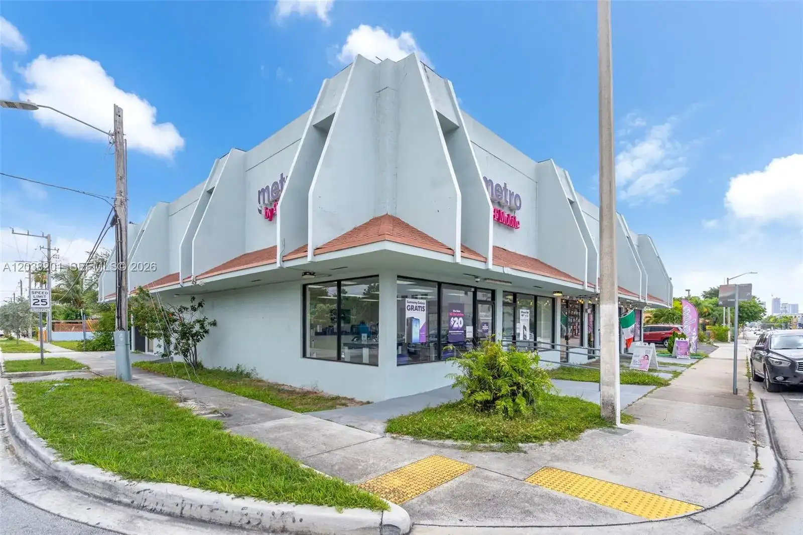 1879 NW 7th St, Miami FL 33125 photo 2