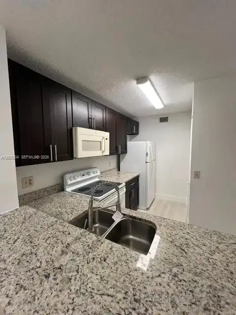10773 Cleary Blvd # 212, Plantation FL 33324 photo 4
