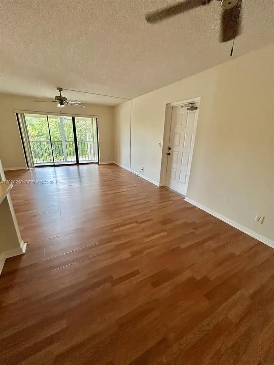 1113 Green Pine Blvd # H2, West Palm Beach FL 33409 photo 2