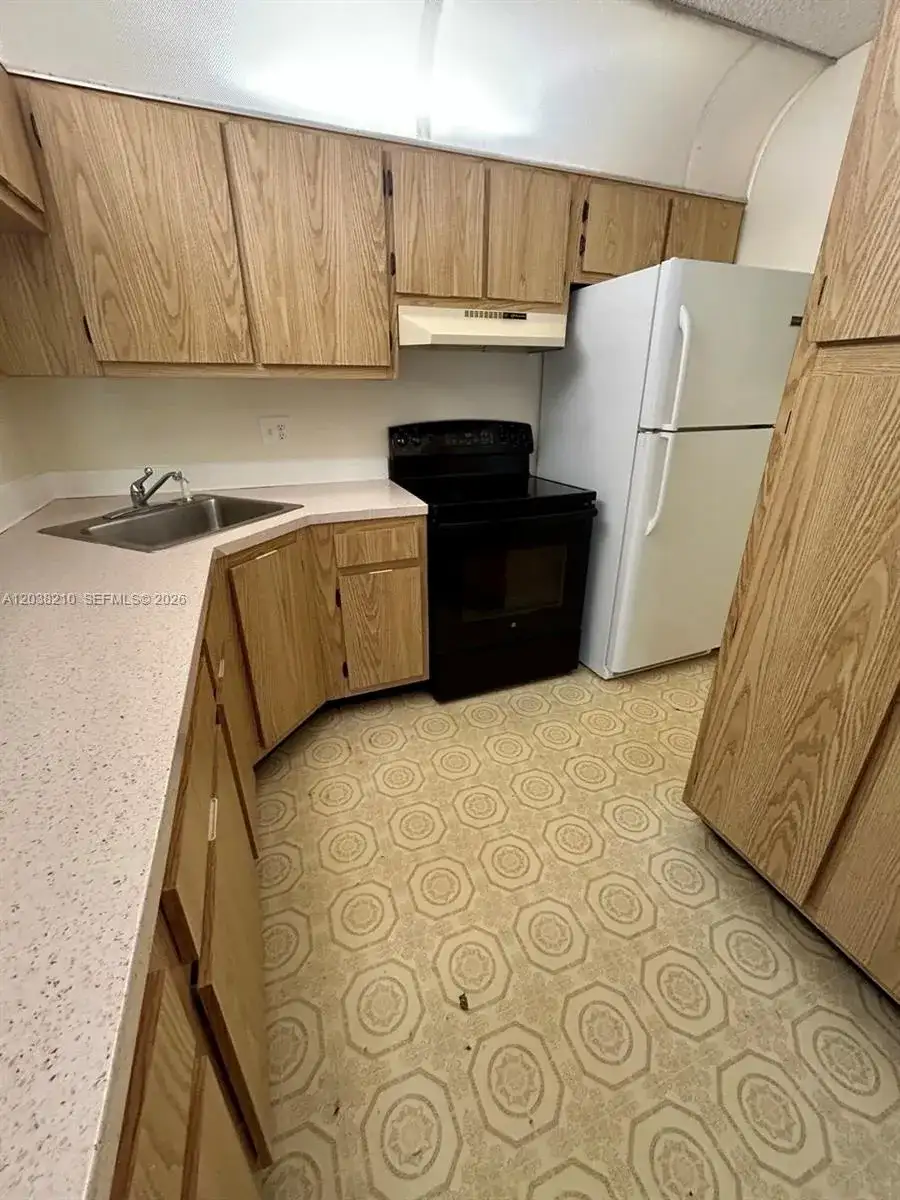 1113 Green Pine Blvd # H2, West Palm Beach FL 33409 photo 5