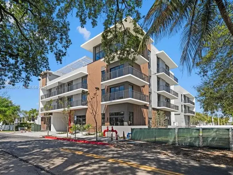 2479 NE 192nd St # 306, Miami FL 33180 photo 2