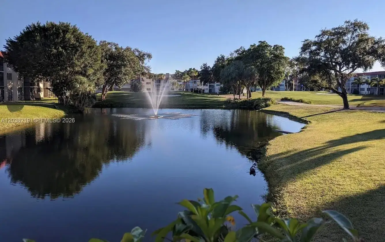 800 S Hollybrook Dr # 305, Pembroke Pines FL 33025 photo 3