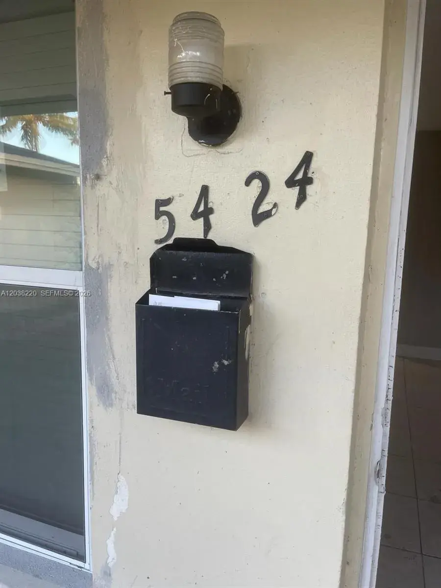 5424 NW 17th Ct # 5424, Lauderhill FL 33313