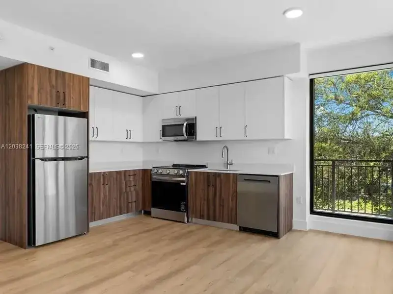 2479 NE 192nd St # 308, Miami FL 33180 photo 3
