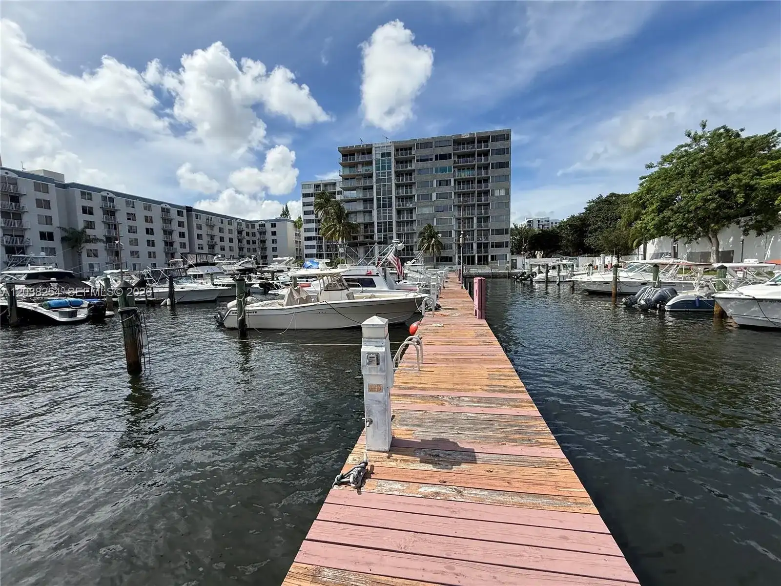 1700 NW North River Dr, Miami FL 33125 photo 2