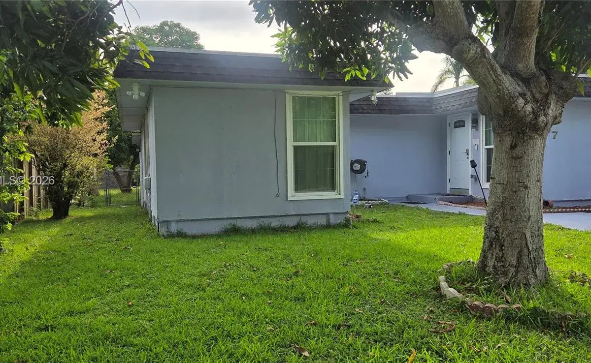 7907 NW 73rd Ave, Tamarac FL 33321