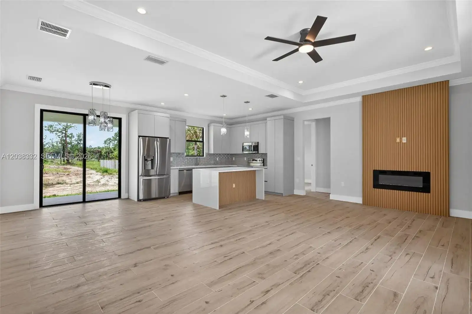 8248 SUN N LAKE BLVD, Sebring FL 33872 photo 2