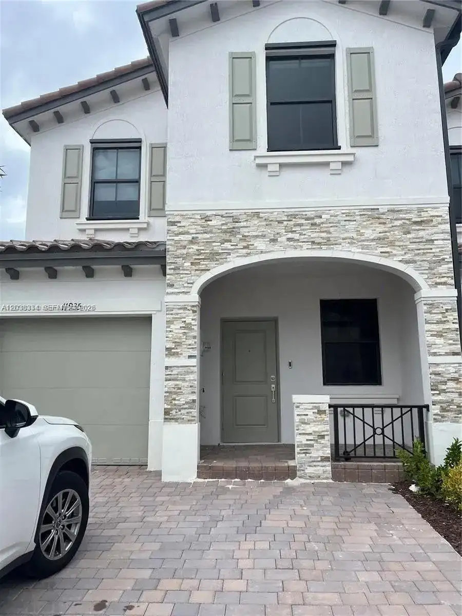 11935 SW 246th Ter, Miami FL 33032 photo 2