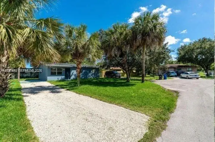 1040 NW 23rd Ter, Fort Lauderdale FL 33311 photo 2