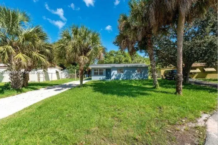 1040 NW 23rd Ter, Fort Lauderdale FL 33311