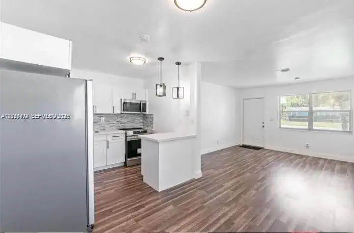 1040 NW 23rd Ter, Fort Lauderdale FL 33311 photo 5