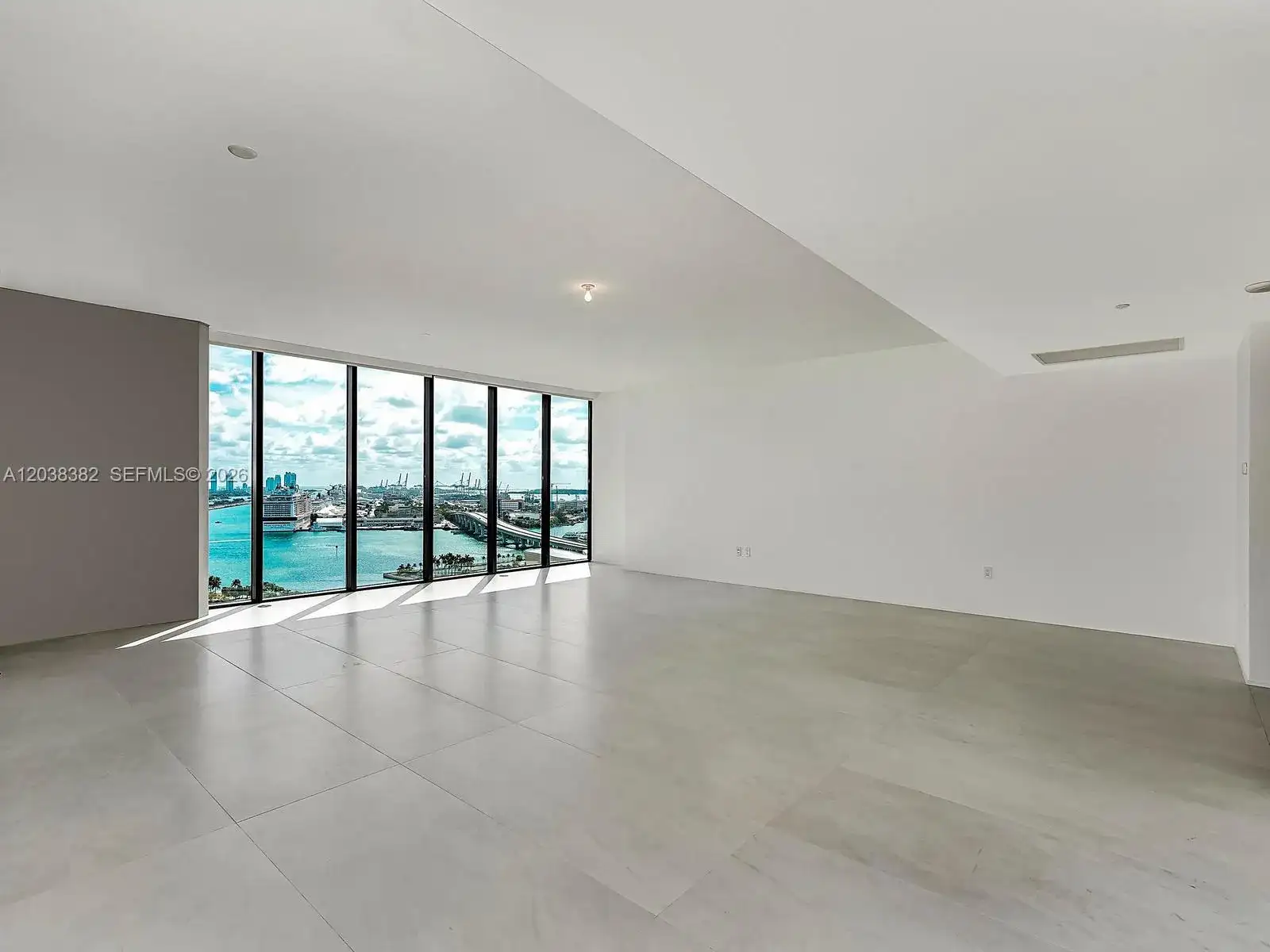 1000 Biscayne Blvd # 2002, Miami FL 33132 photo 4