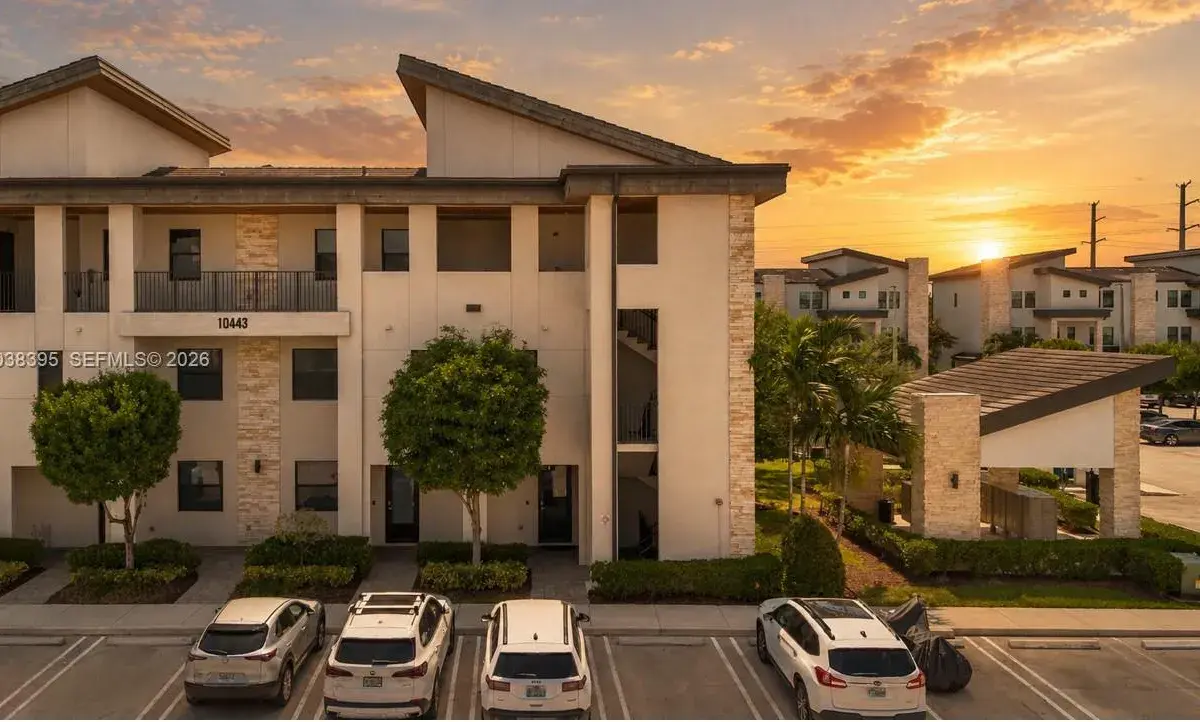 10443 NW 82nd St # 8, Doral FL 33178