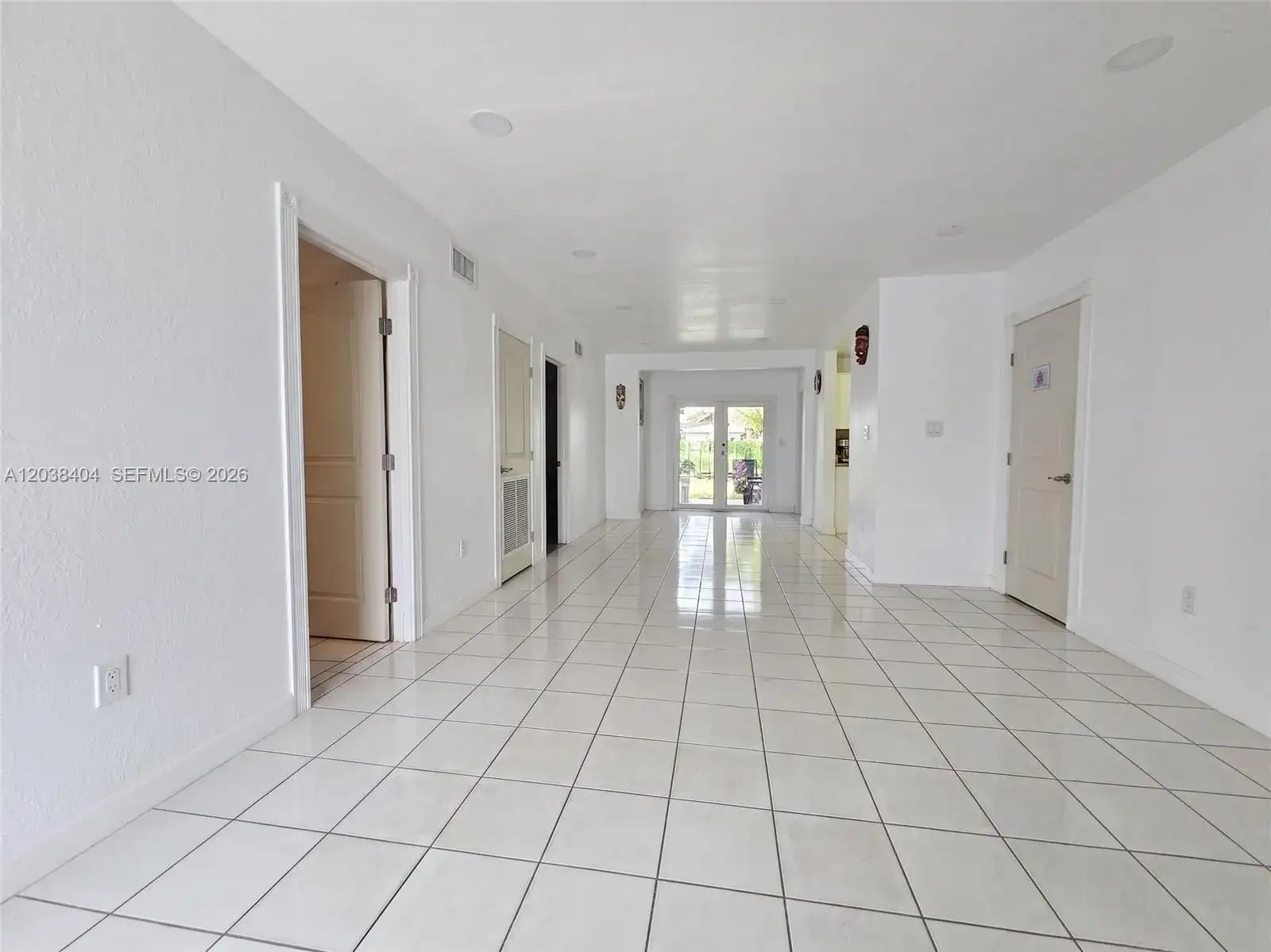 572 E 38th St, Hialeah FL 33013 photo 3