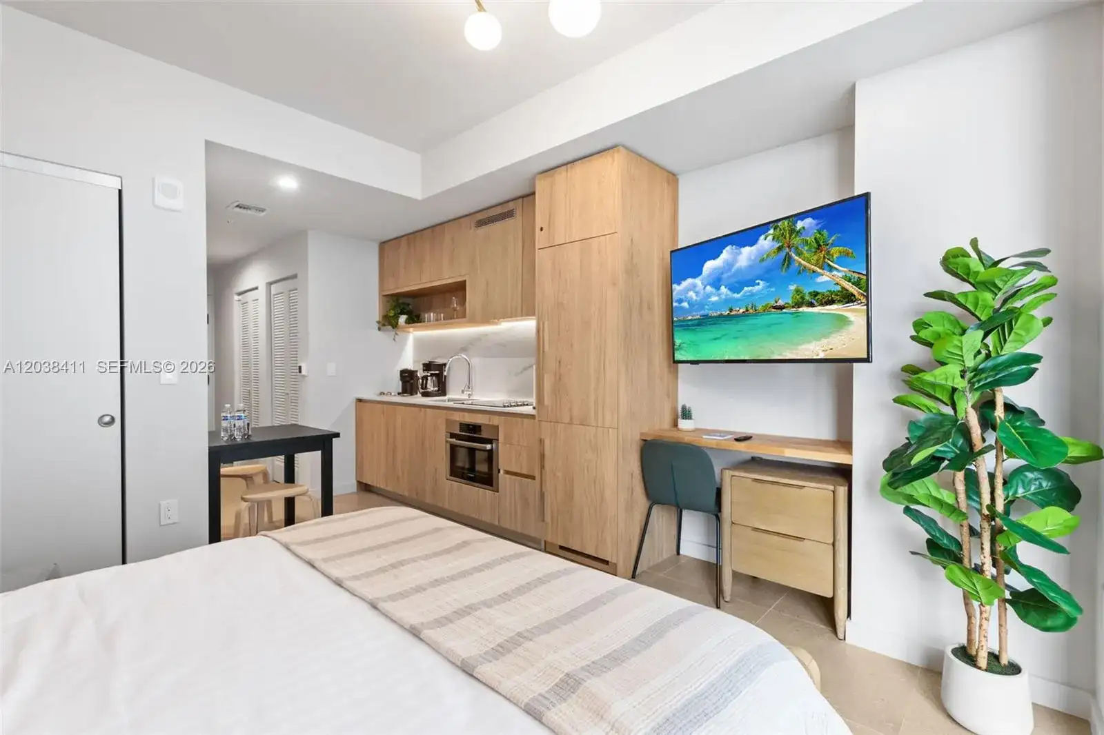 11 NE 6th St # 2406, Miami FL 33132 photo 3