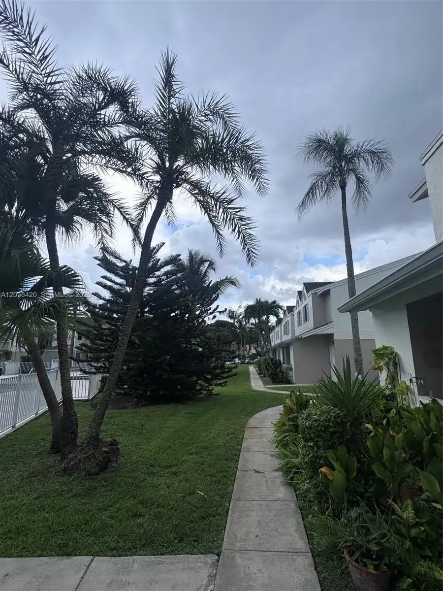 17425 NW 67th Pl # 13, Hialeah FL 33015 photo 5
