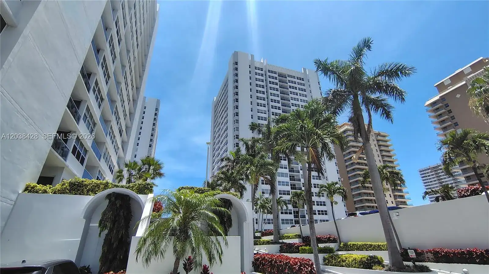 1904 S Ocean Dr # 1807, Hallandale Beach FL 33009