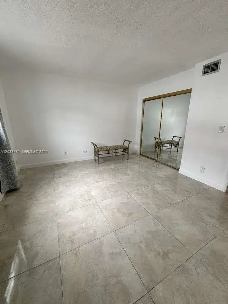 541 Blue Heron Dr # 215, Hallandale Beach FL 33009