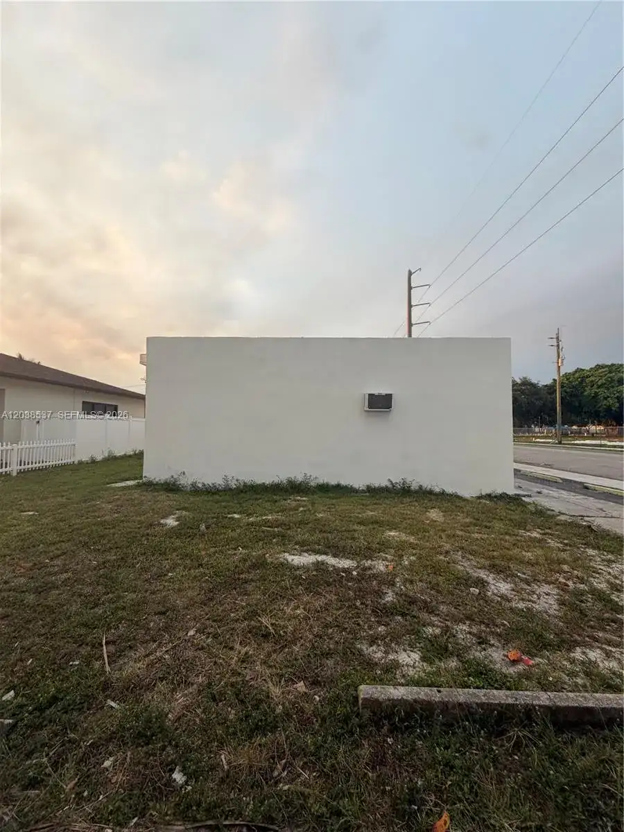 2910 N 22nd Ave, Hollywood FL 33020 photo 2