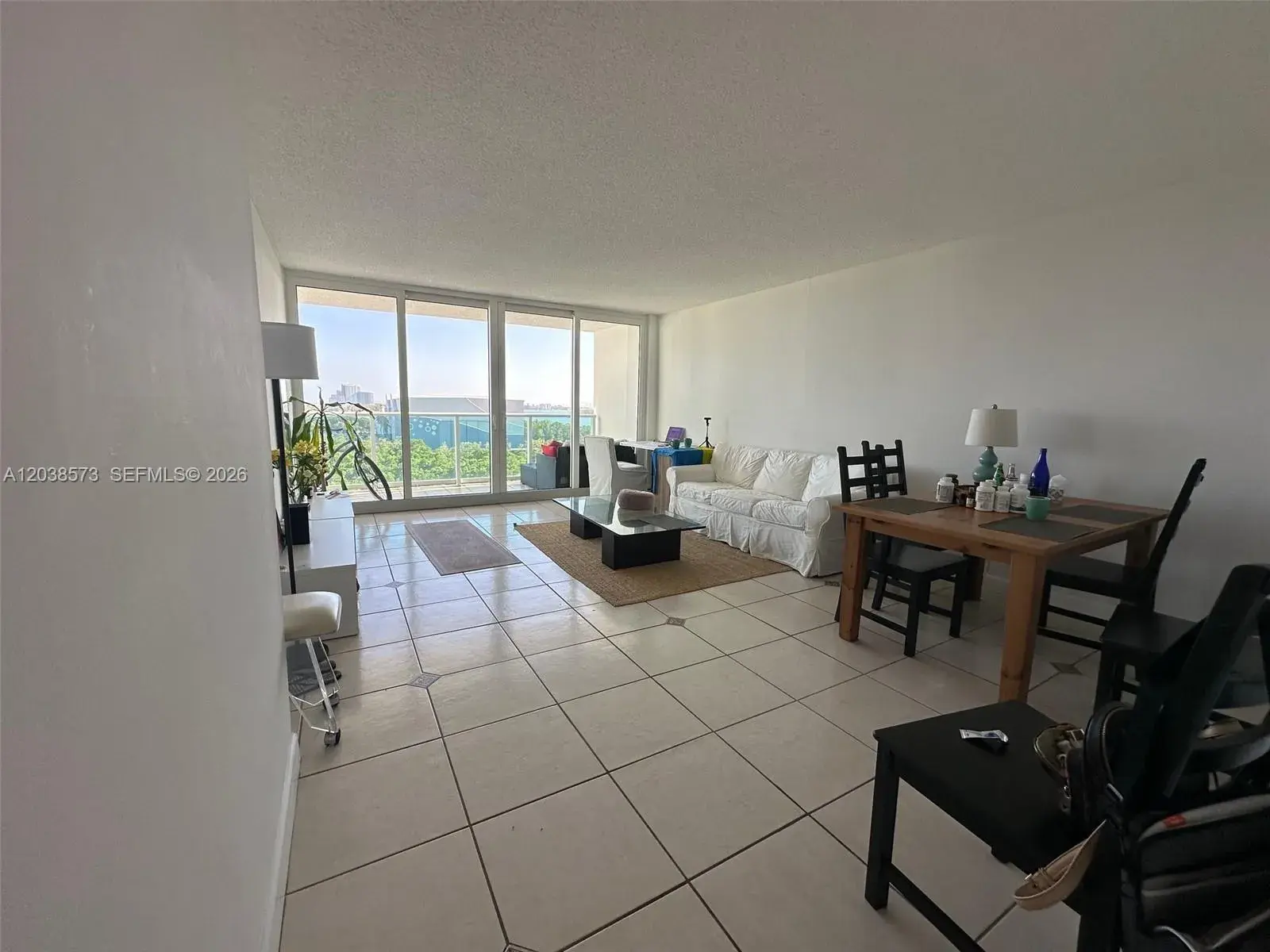 100 Bayview Dr # 823, Sunny Isles Beach FL 33160