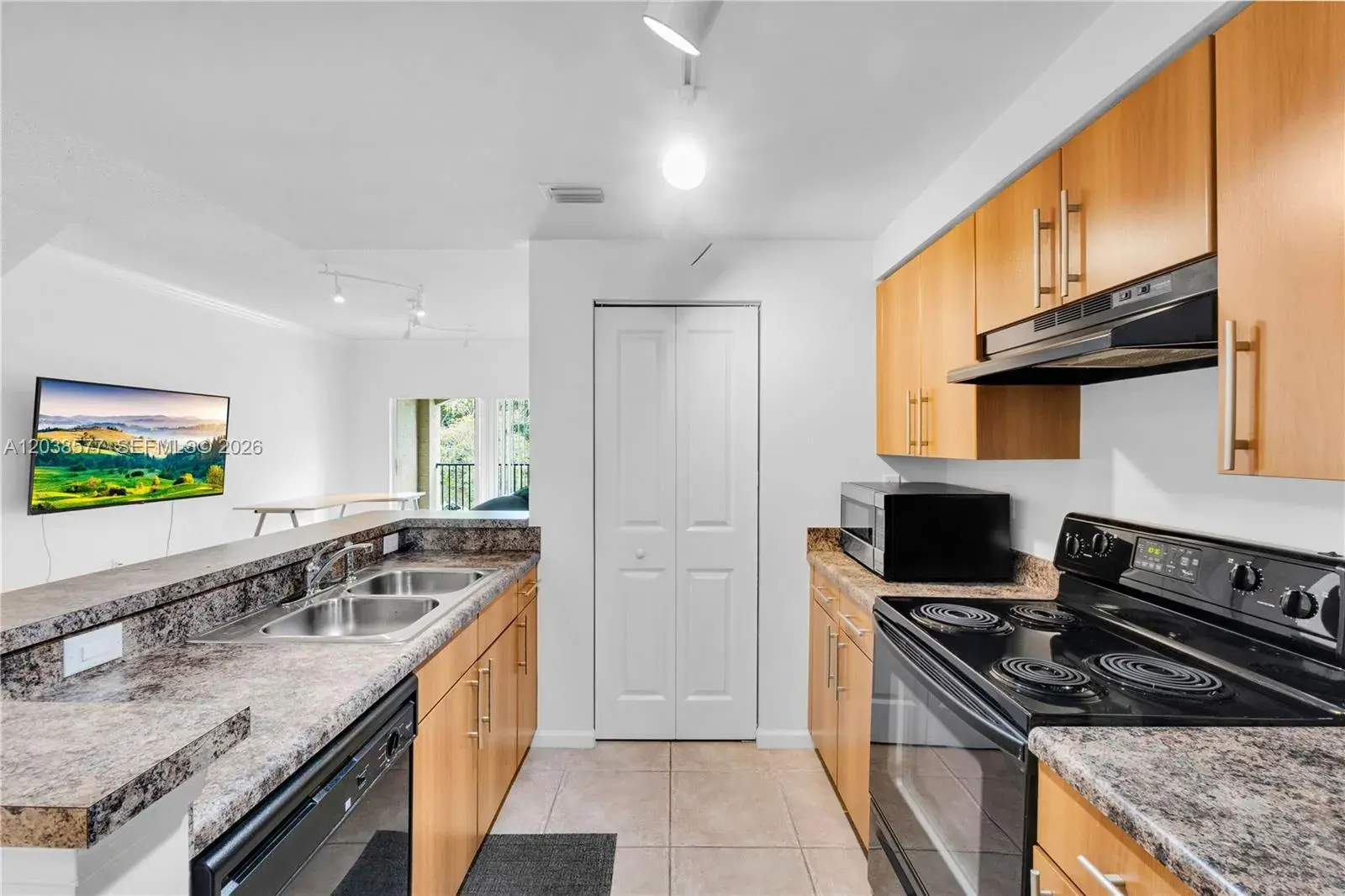 5880 W Sample Rd # 203, Coral Springs FL 33067