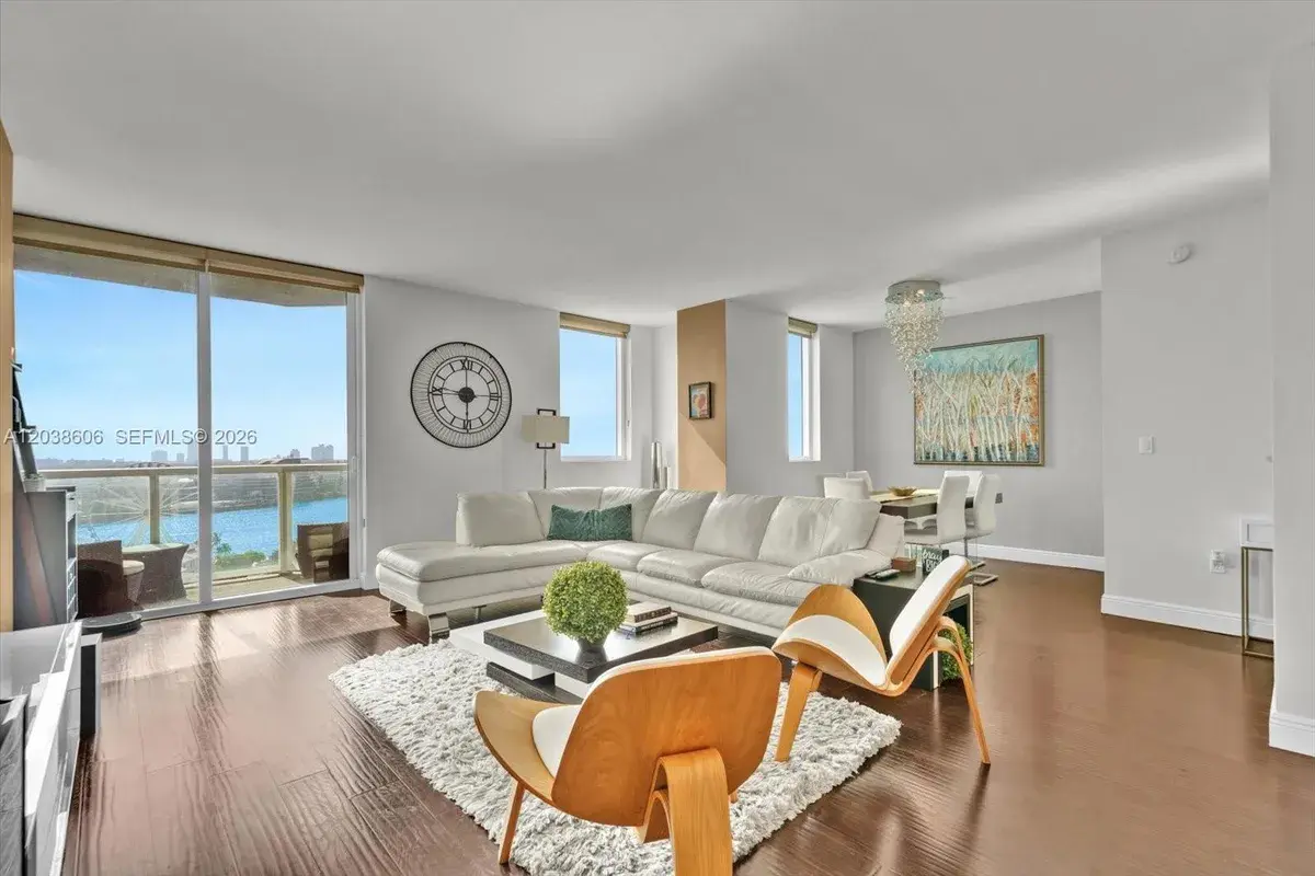 244 Biscayne Blvd # 1803, Miami FL 33132