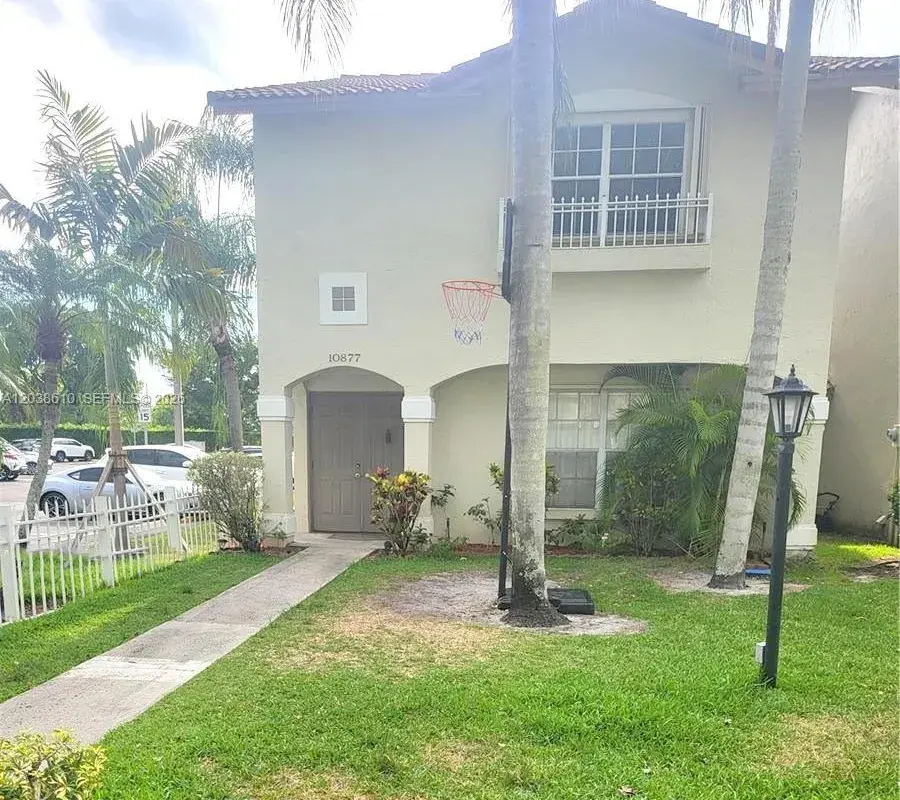 10877 NW 8th St, Pembroke Pines FL 33026