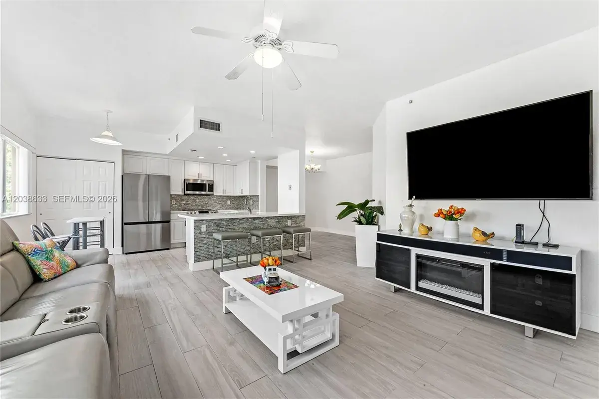 7715 Yardley Dr # 303, Tamarac FL 33321