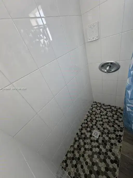 7638 N Miami Ave # 1, Miami FL 33150 photo 4