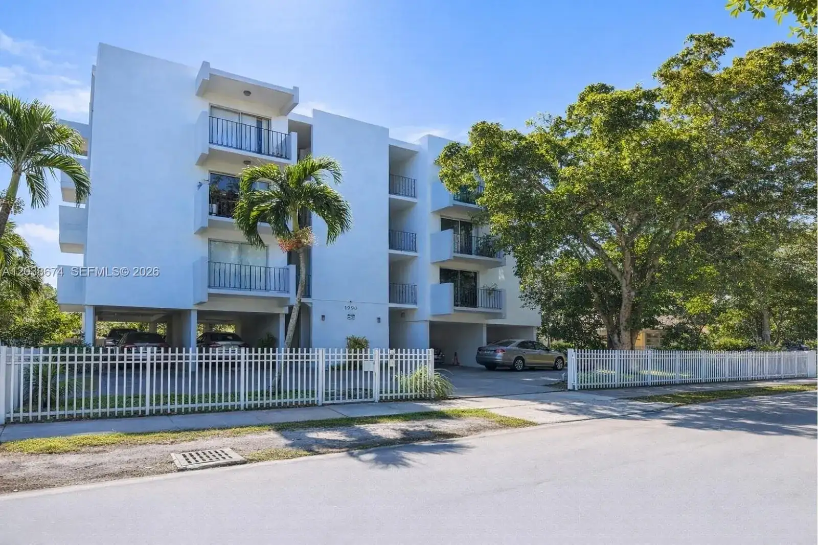 1090 NE 129th St # 205, North Miami FL 33161 photo 2