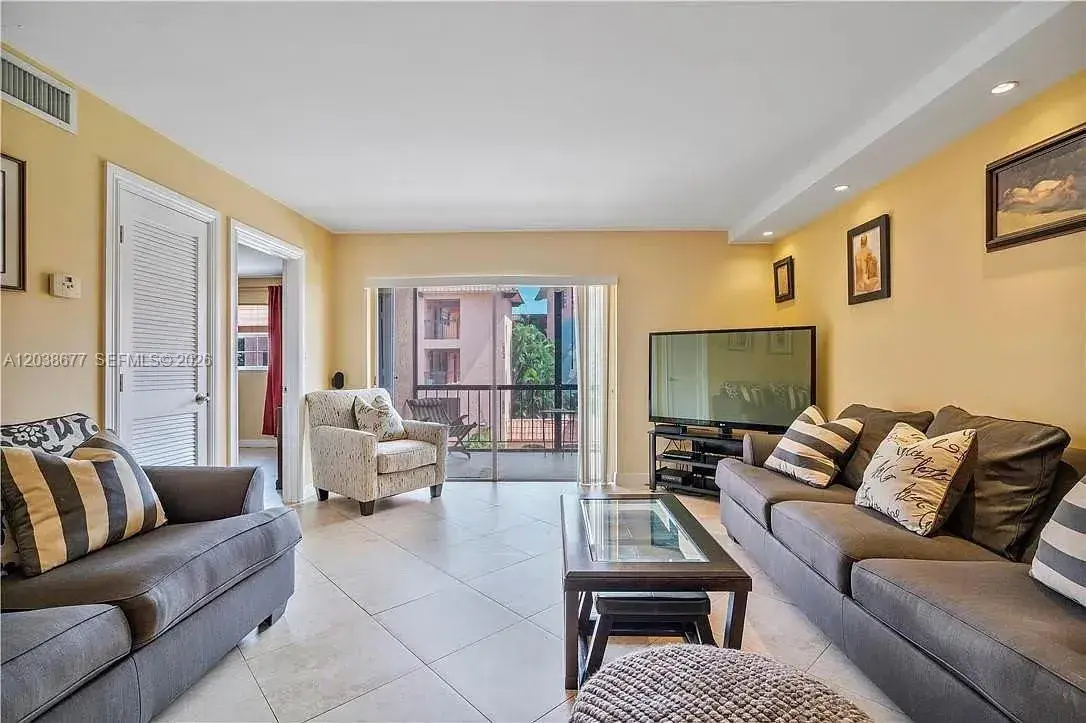660 Tennis Club Dr # 304, Fort Lauderdale FL 33311
