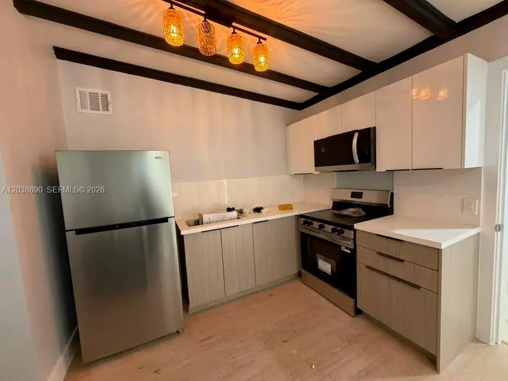 1111 N Victoria Park Rd # 4, Fort Lauderdale FL 33304