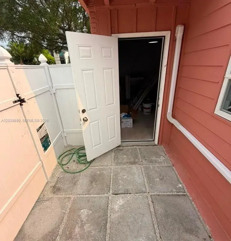 1111 N Victoria Park Rd # 4, Fort Lauderdale FL 33304