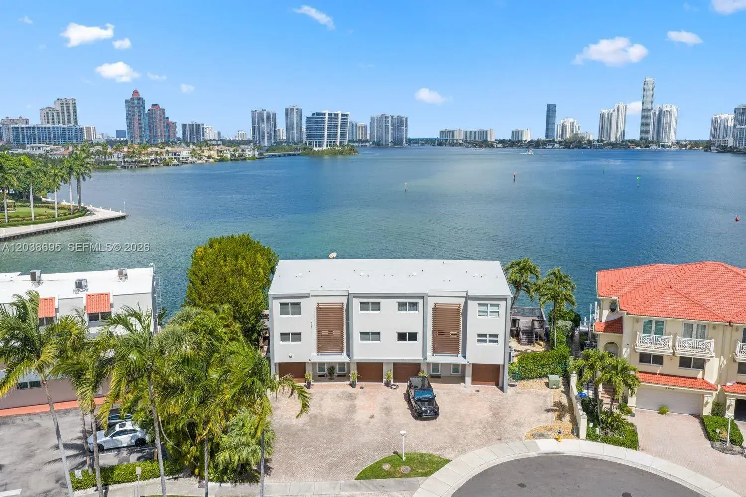 3927 NE 171st St, North Miami Beach FL 33160