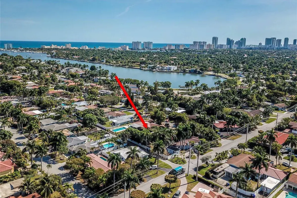 1251 Buchanan St, Hollywood FL 33019