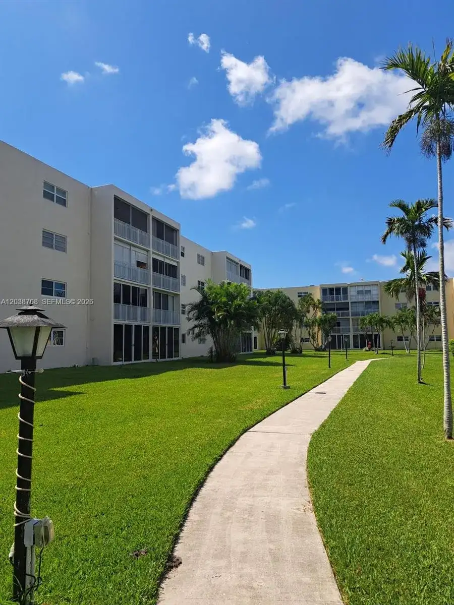 1024 SE 3rd Ave # 304, Dania Beach FL 33004 photo 3