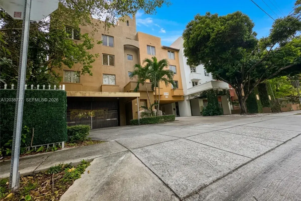 2630 SW 28th St # 44, Miami FL 33133