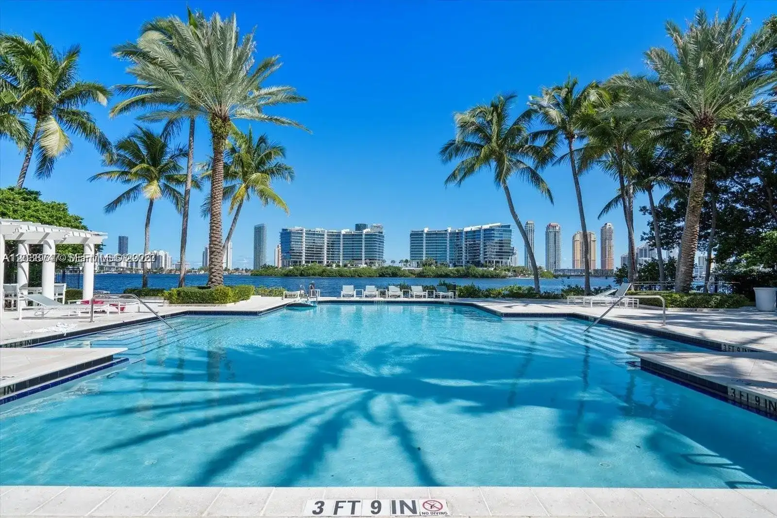 3125 NE 184th St # 1305, Aventura FL 33160