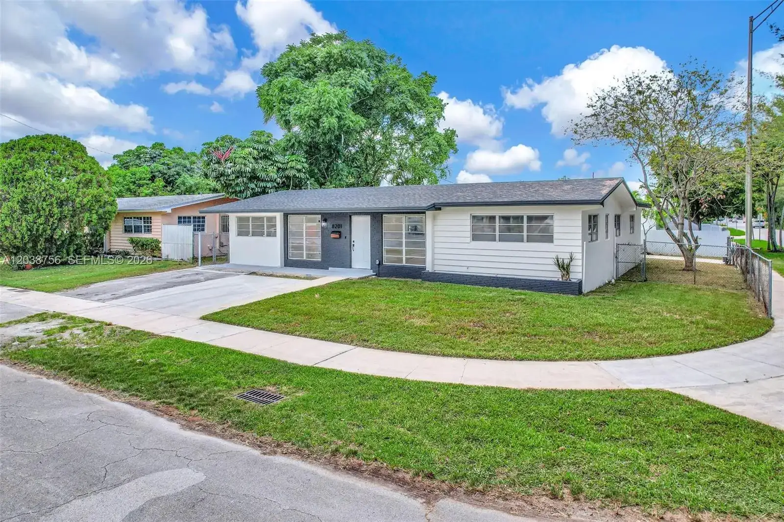 8201 SW 42nd St, Miami FL 33155 photo 2