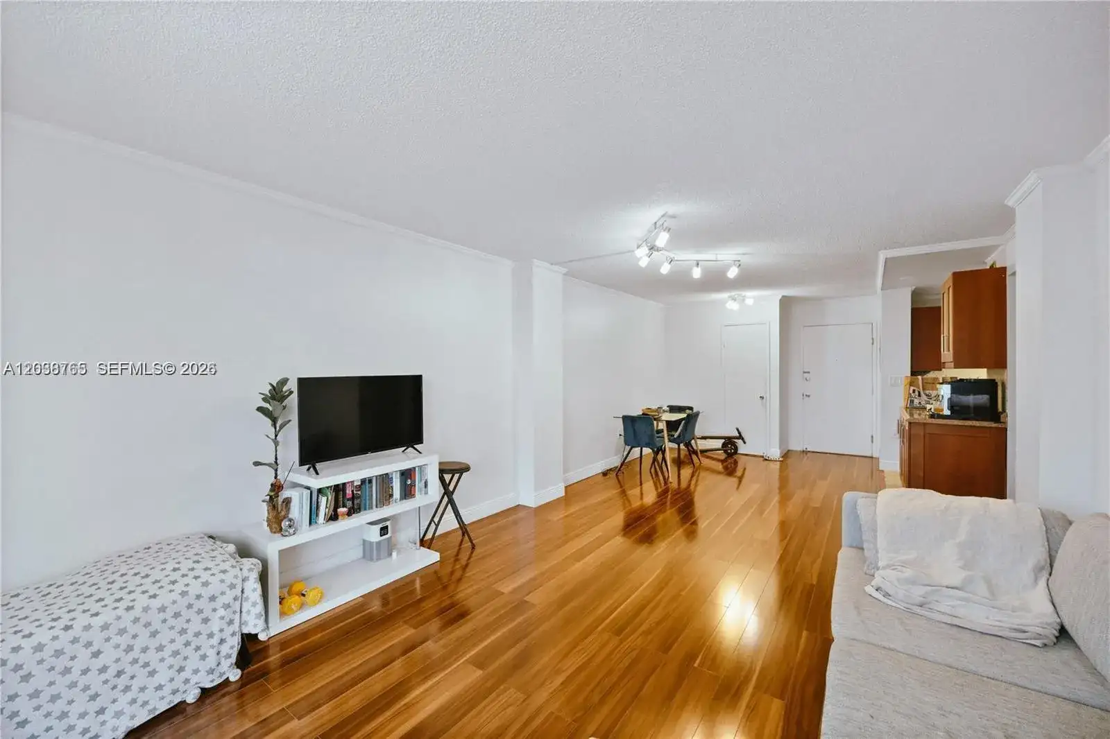 2841 NE 163rd St # 704, North Miami Beach FL 33160 photo 3