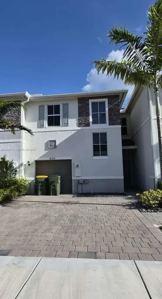 834 SE 16th Ct, Homestead FL 33034