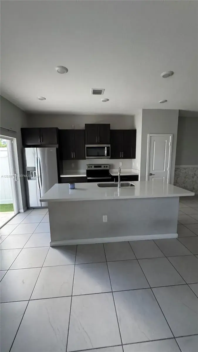834 SE 16th Ct, Homestead FL 33034