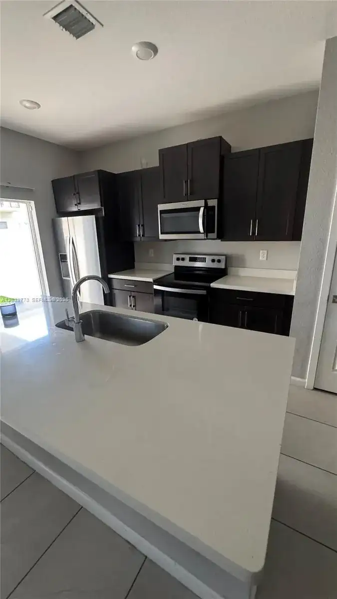 834 SE 16th Ct, Homestead FL 33034 photo 5