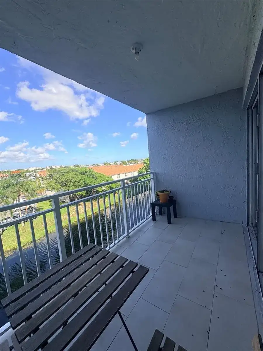 9375 Fontainebleau Blvd # L403, Miami FL 33172 photo 5