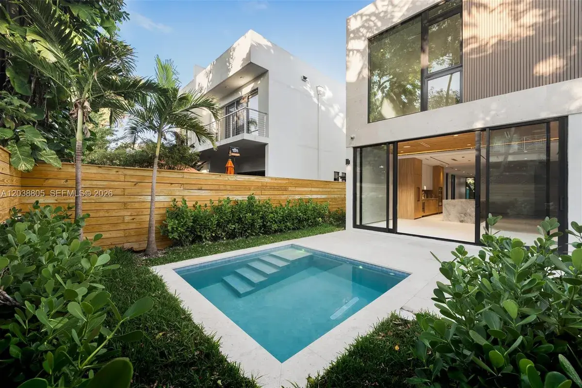 3144 Elizabeth St, Coconut Grove FL 33133